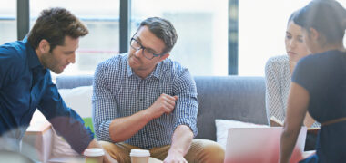 Vijf voordelen van een geïntegreerd onkostenbeheersysteem voor werknemers