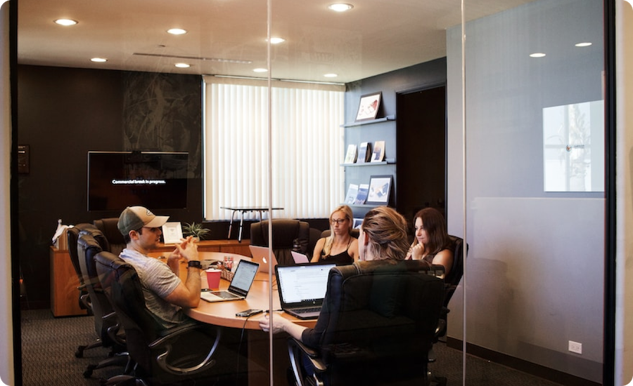 Connect Your HR Applications - HR operations team working to automate processes
